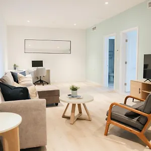 Governors Village - 1,2,3 & 4 Bedroom On Seven Mile Corridor Hotel